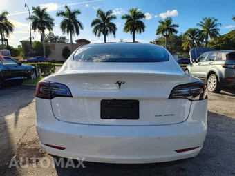 2022 Tesla Model 3 Long Range - miniatura 8