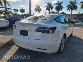 2022 Tesla Model 3 Long Range - miniatura 9