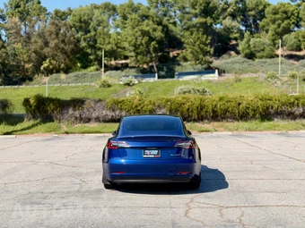 2022 Tesla Model 3 Long Range - miniatura 10