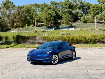 2022 Tesla Model 3 Long Range - miniatura 2