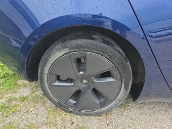 2022 Tesla Model 3 Long Range - miniatura 10