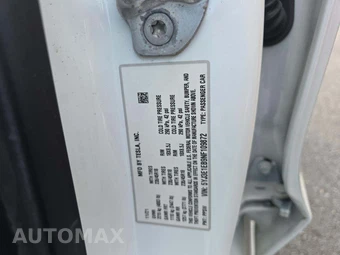 2022 Tesla Model 3 Long Range - miniatura 2