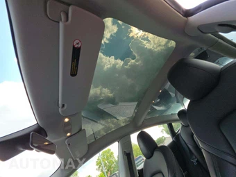 2022 Tesla Model 3 Long Range - miniatura 8