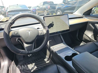 2022 Tesla Model 3 Standard Range – miniatura 11