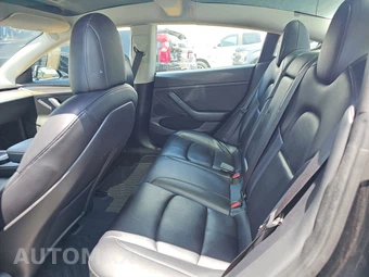 2022 Tesla Model 3 Standard Range – miniatura 13