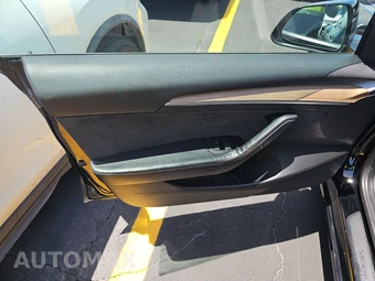 2022 Tesla Model 3 Standard Range – miniatura 9