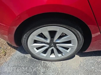 2022 Tesla Model 3 Standard Range - miniatura 10