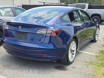 2022 Tesla Model 3 Standard Range – miniatura 3