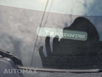 2022 Tesla Model 3 Standard Range – miniatura 5