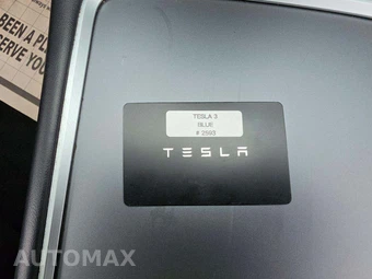 2022 Tesla Model 3 Standard Range - miniatura 5