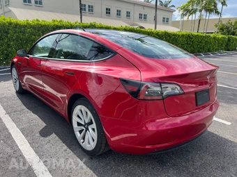 2022 Tesla Model 3 Standard Range – miniatura 13