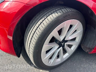 2022 Tesla Model 3 Standard Range – miniatura 15