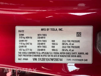 2022 Tesla Model 3 Standard Range – miniatura 17