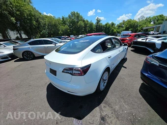 2022 Tesla Model 3 Standard Range - miniatura 3