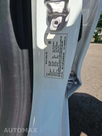 2022 Tesla Model 3 Standard Range - miniatura 5