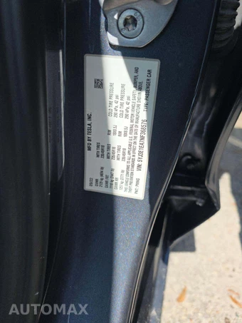 2022 Tesla Model 3 Standard Range – miniatura 5