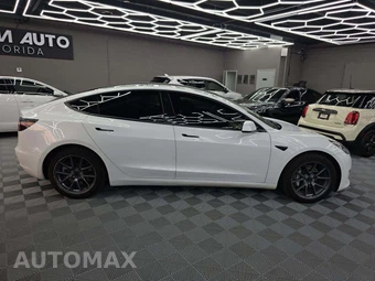 2022 Tesla Model 3 Standard Range – miniatura 4