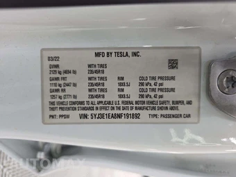 2022 Tesla Model 3 Standard Range – miniatura 5