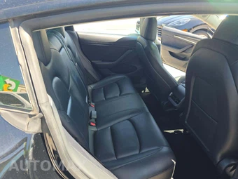 2022 Tesla Model 3 Standard Range – miniatura 16
