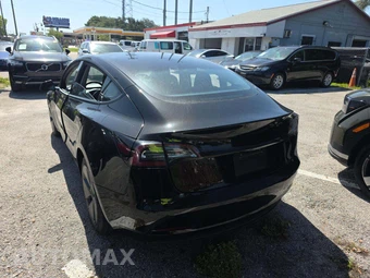 2022 Tesla Model 3 Standard Range – miniatura 2