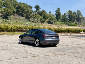 2022 Tesla Model 3 Standard Range – miniatura 11