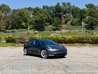 2022 Tesla Model 3 Standard Range – miniatura 4