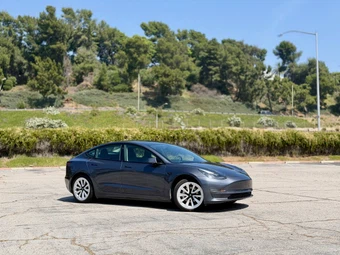 2022 Tesla Model 3 Standard Range – miniatura 5