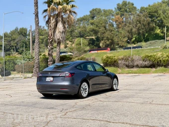 2022 Tesla Model 3 Standard Range – miniatura 8