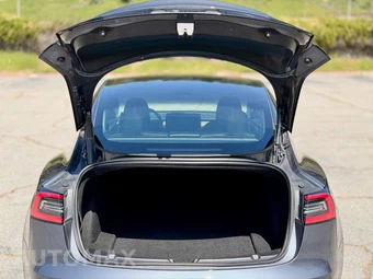 2022 Tesla Model 3 Standard Range – miniatura 9