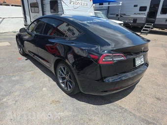 2022 Tesla Model 3 Standard Range - miniatura 2