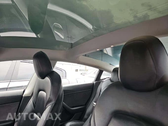 2022 Tesla Model 3 Standard Range – miniatura 11