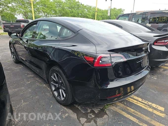 2022 Tesla Model 3 Standard Range – miniatura 2