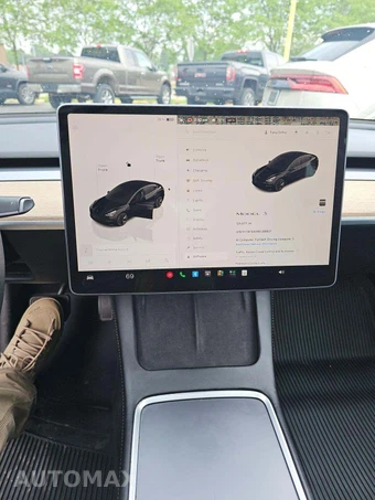 2022 Tesla Model 3 Standard Range – miniatura 9