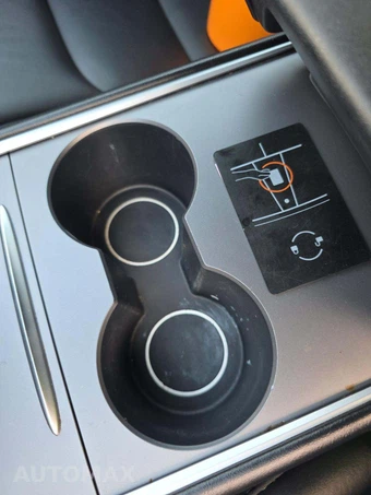 2022 Tesla Model 3 Standard Range – miniatura 8