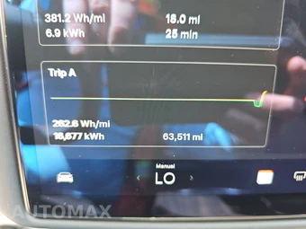 2022 Tesla Model S – miniatura 12
