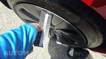 2022 Tesla Model S – miniatura 23