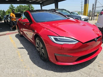 2022 Tesla Model S – miniatura 3