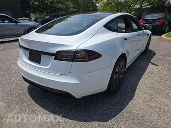 2022 Tesla Model S - miniatura 3