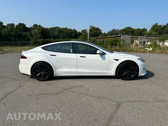 2022 Tesla Model S - miniatura 4