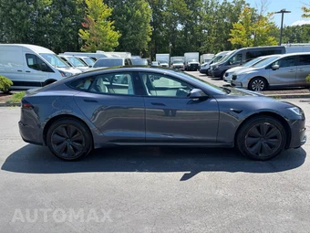 2022 Tesla Model S - miniatura 8