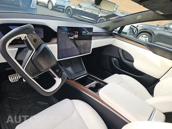 2022 Tesla Model S - miniatura 11