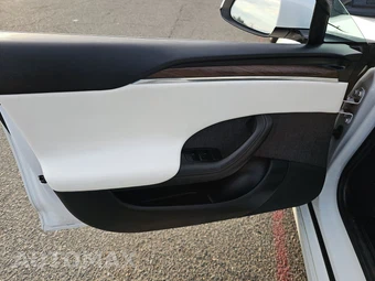 2022 Tesla Model S - miniatura 9