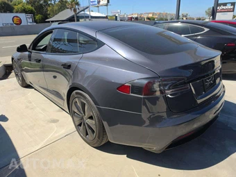 2022 Tesla Model S – miniatura 2