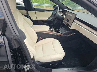 2022 Tesla Model S – miniatura 8