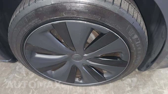 2022 Tesla Model S – miniatura 23