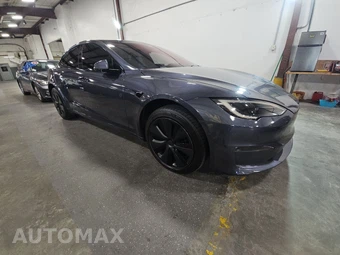 2022 Tesla Model S – miniatura 3