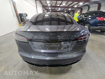 2022 Tesla Model S – miniatura 5