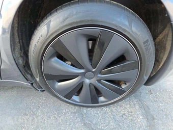 2022 Tesla Model S Plaid - miniatura 22