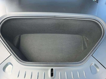 2022 Tesla Model S Plaid - miniatura 28