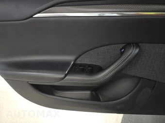 2022 Tesla Model S Plaid – miniatura 9